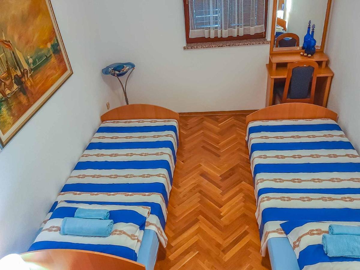 Apartman Mauro Malinska Exterior foto